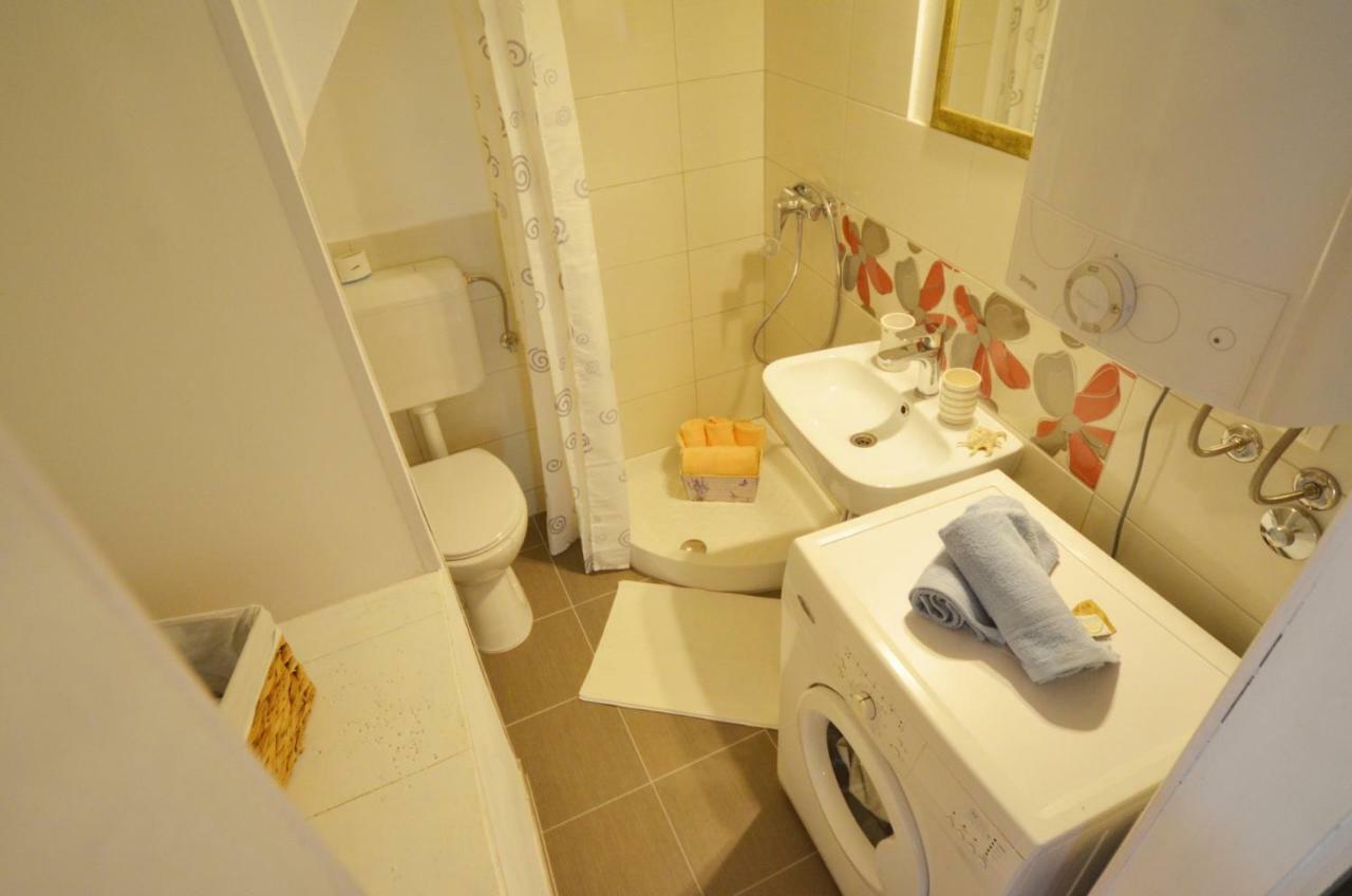 Apartment Eleni โรวีน ภายนอก รูปภาพ