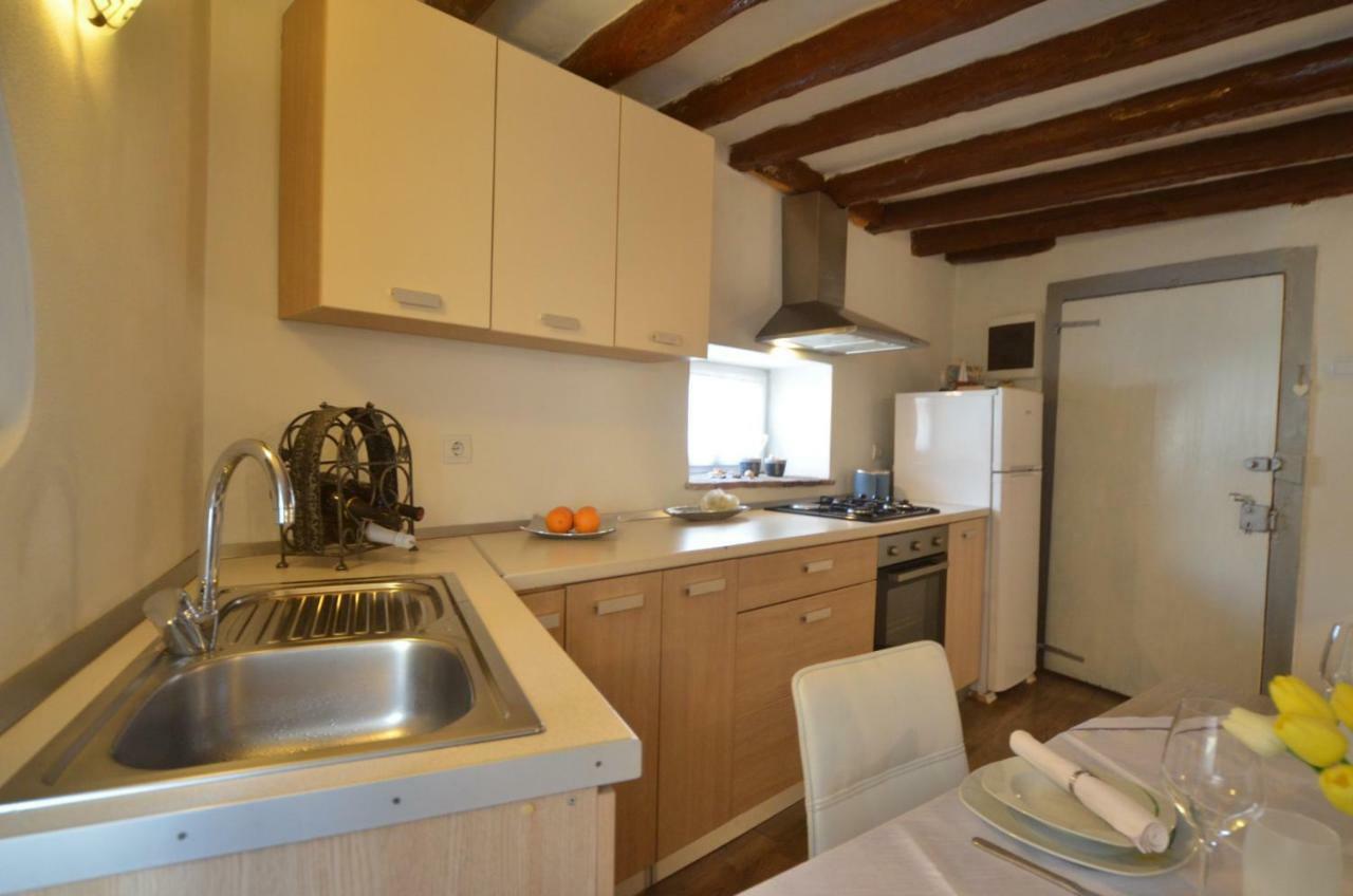 Apartment Eleni โรวีน ภายนอก รูปภาพ